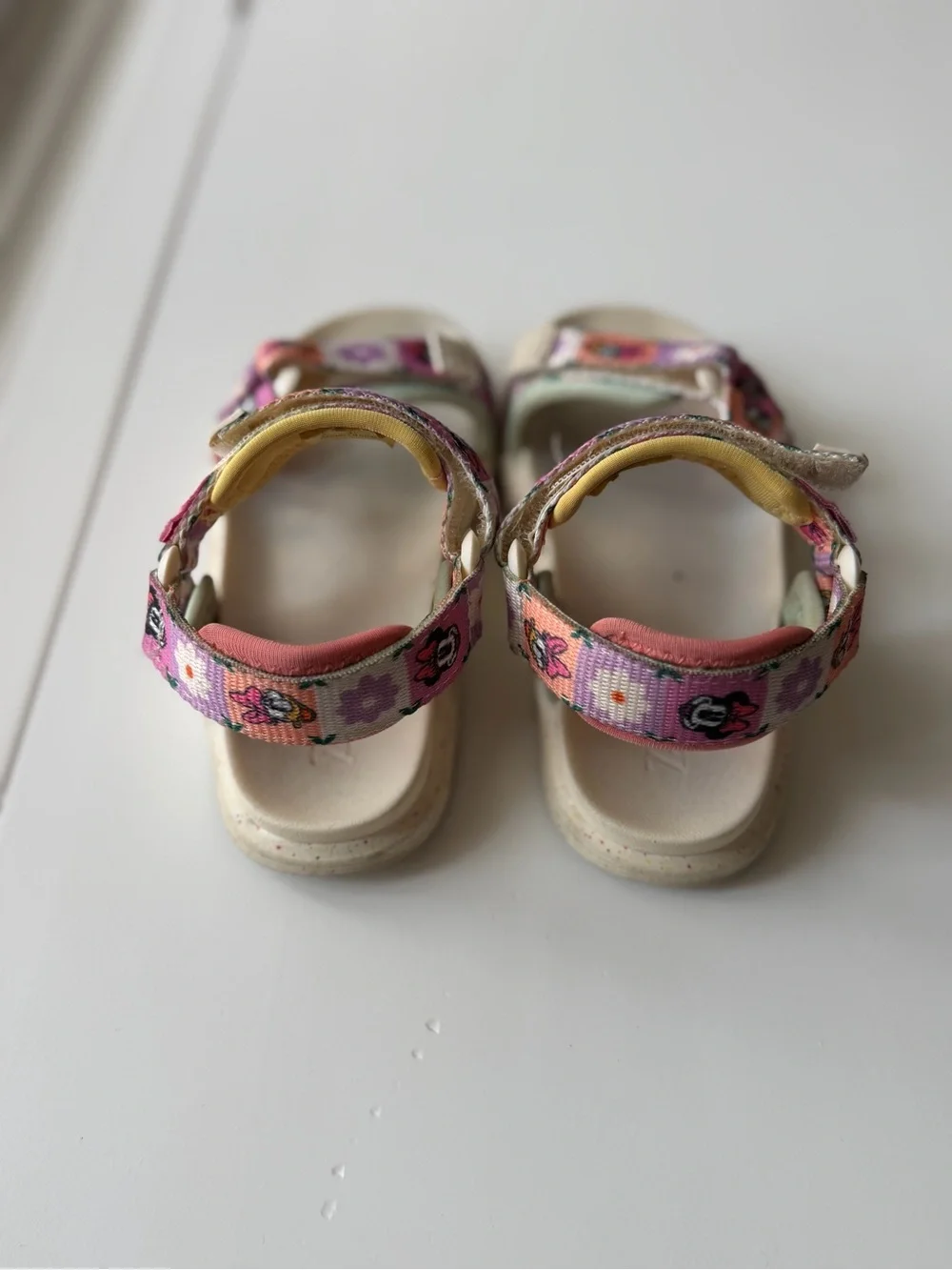 Zara Kids Size:8 -MINNIE MOUSE AND DAISY DISNEY TECHNICAL SANDALS